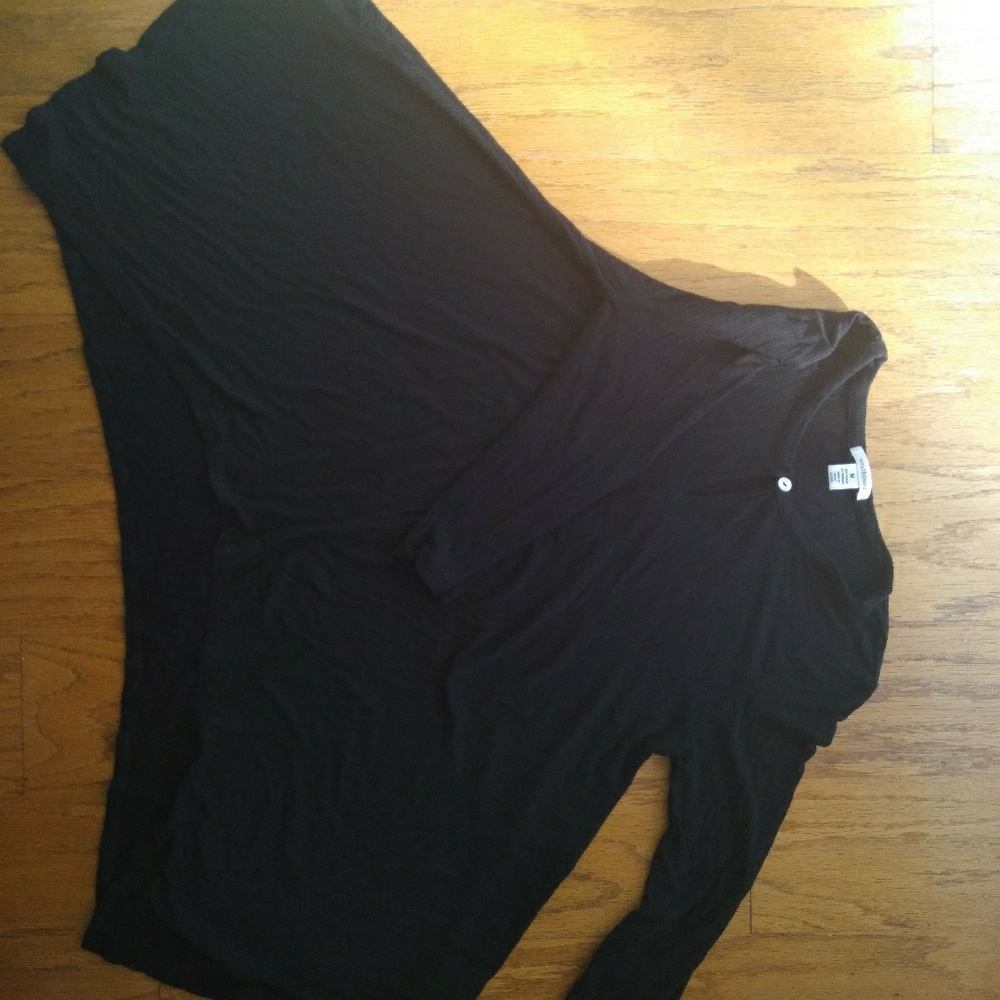 Black shirt hi lo